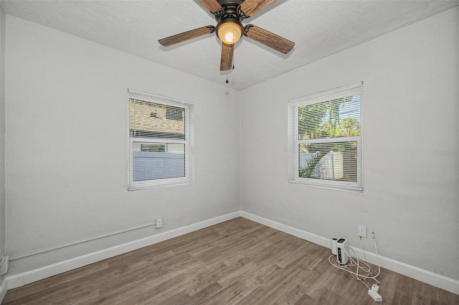 1001 QUEEN ST S — photo 16