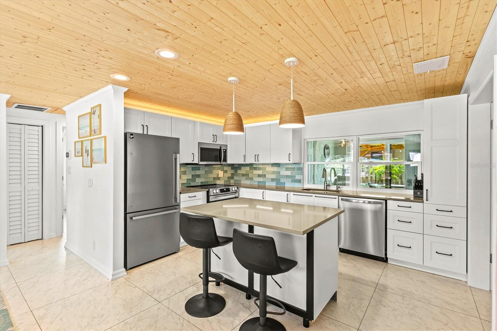 315 AZALEA RD — photo 8