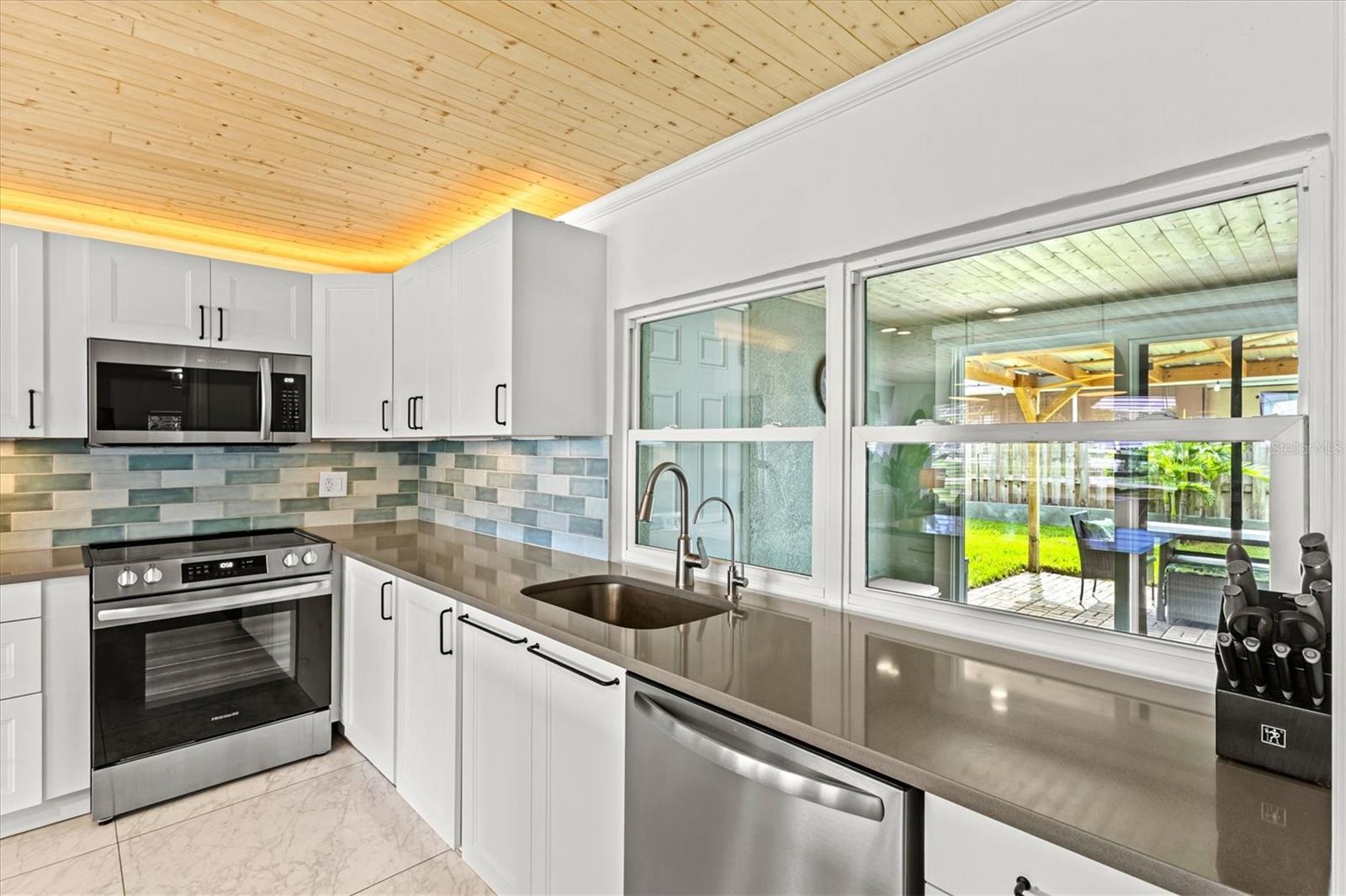 315 AZALEA RD — photo 11