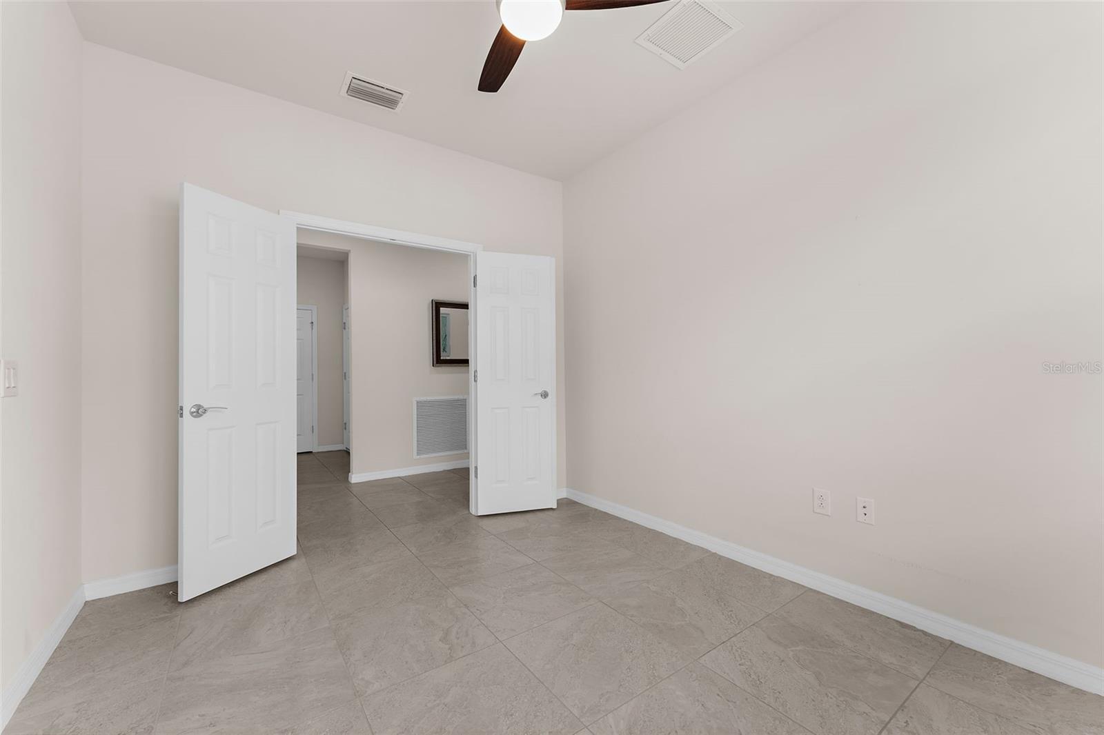 13825 KARINA ST — photo 29