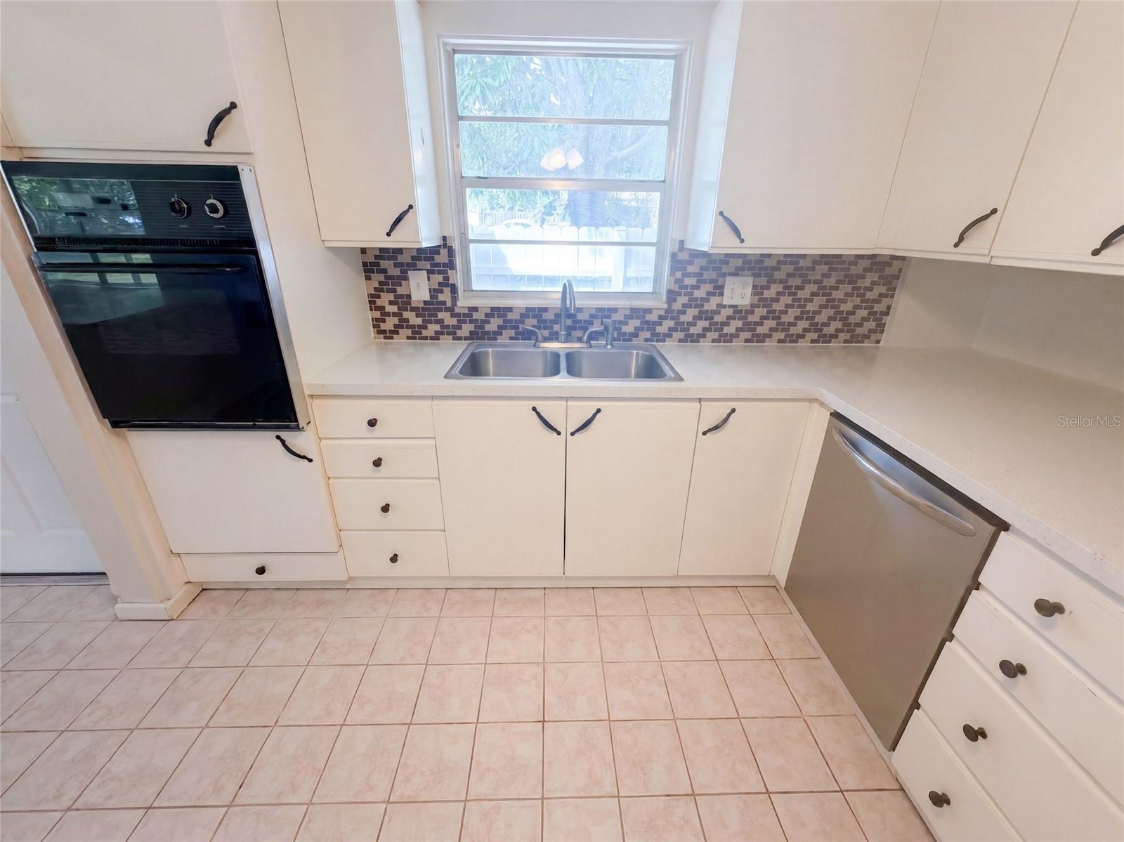 3010 HATTON ST — photo 10