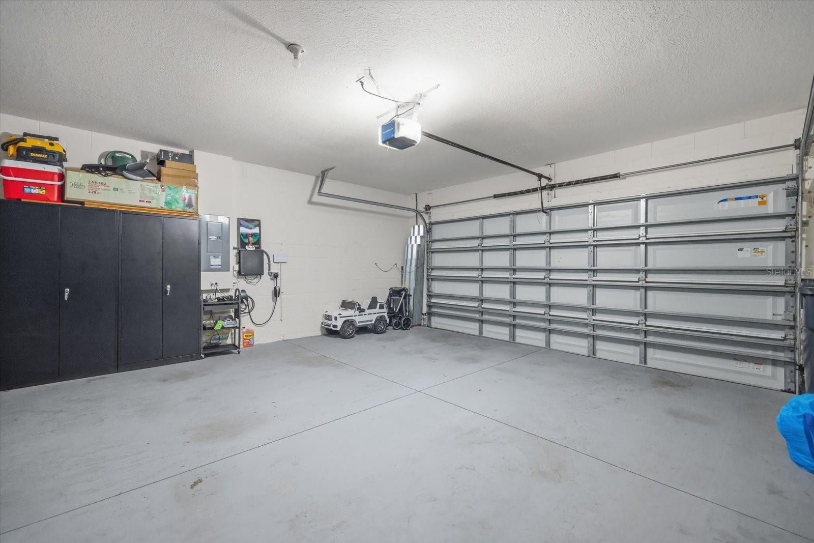 10519 WHISPERING HAMMOCK DR — photo 32