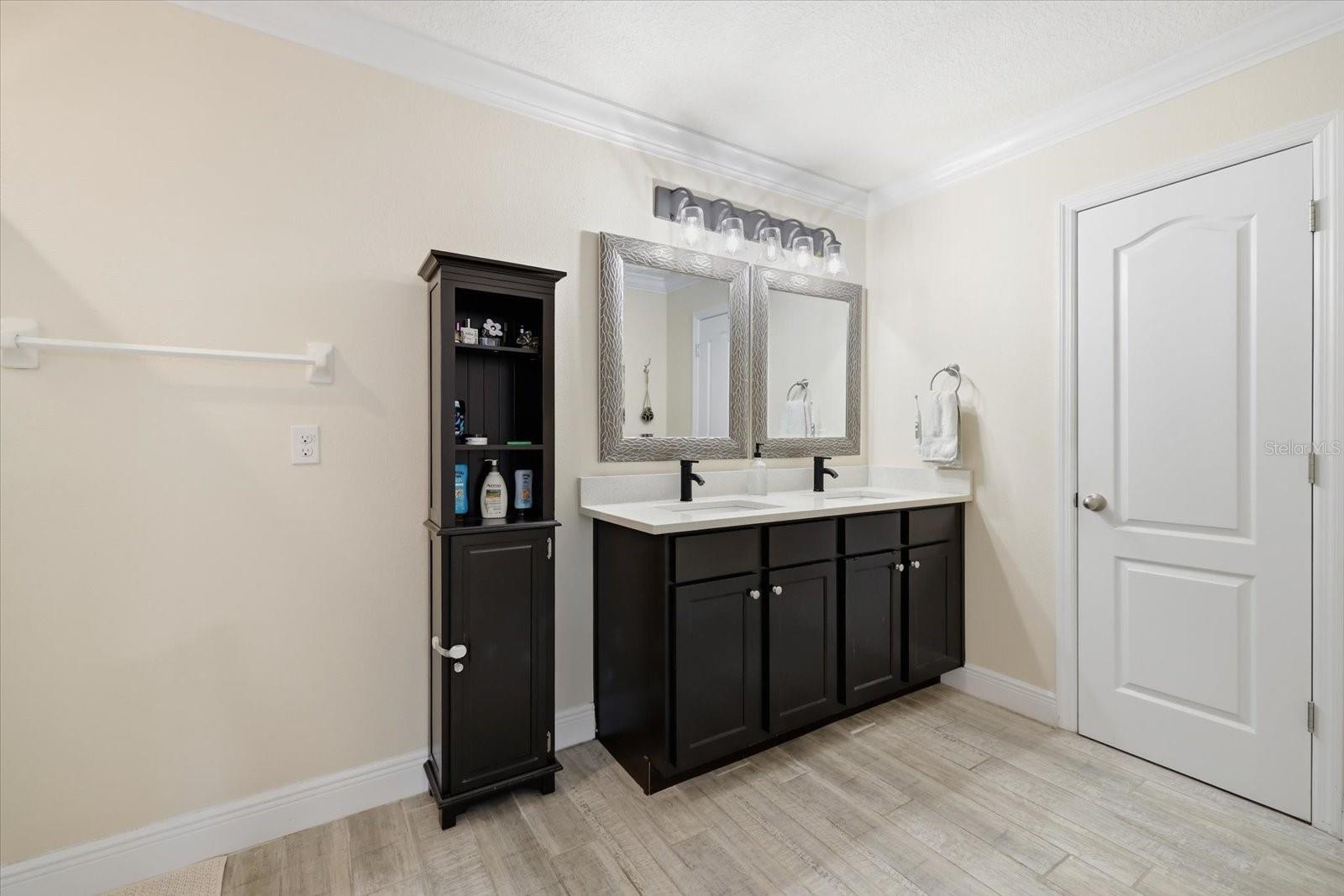 10519 WHISPERING HAMMOCK DR — photo 30