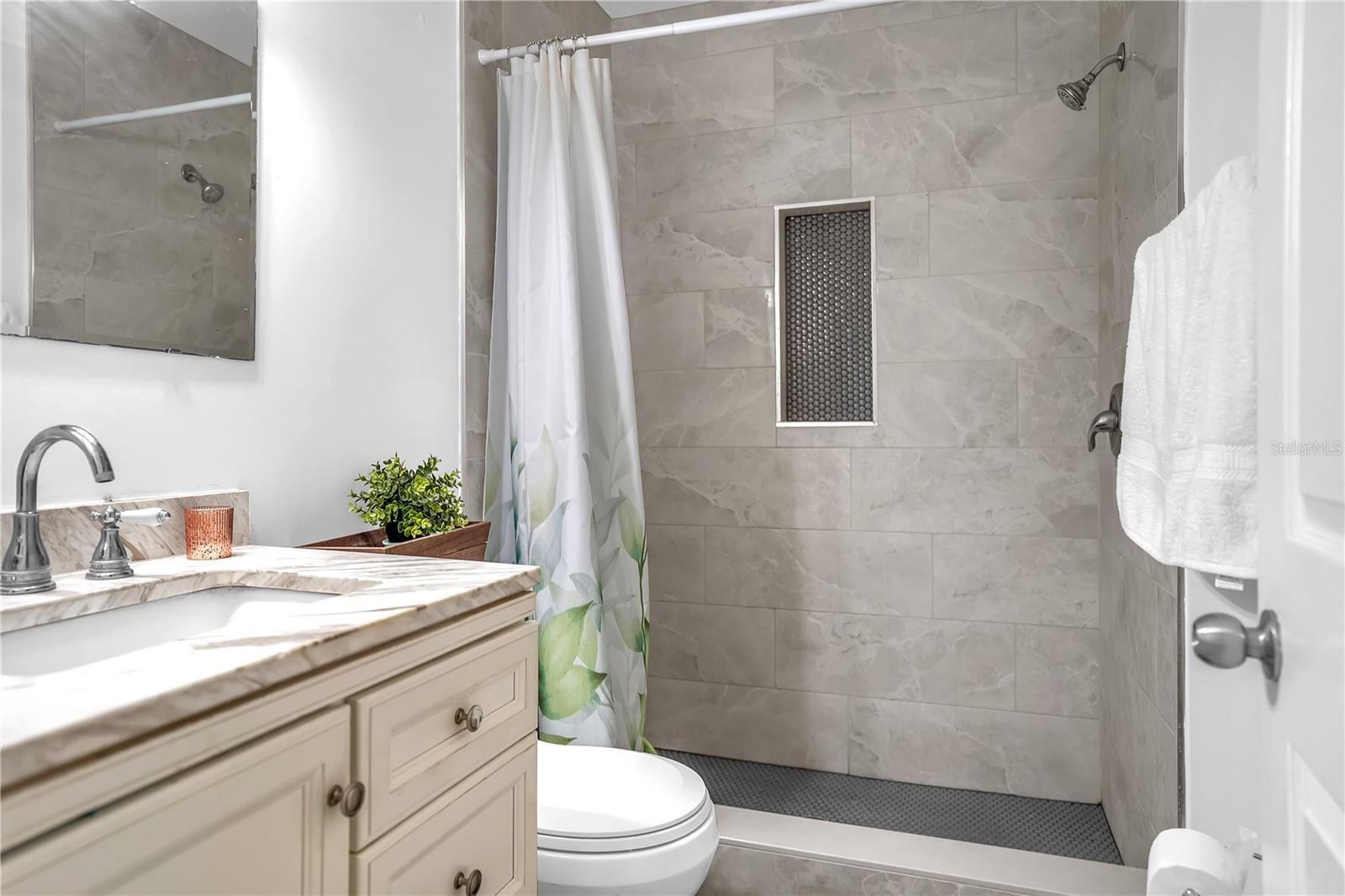 6011 ROSEWOOD DR — photo 15