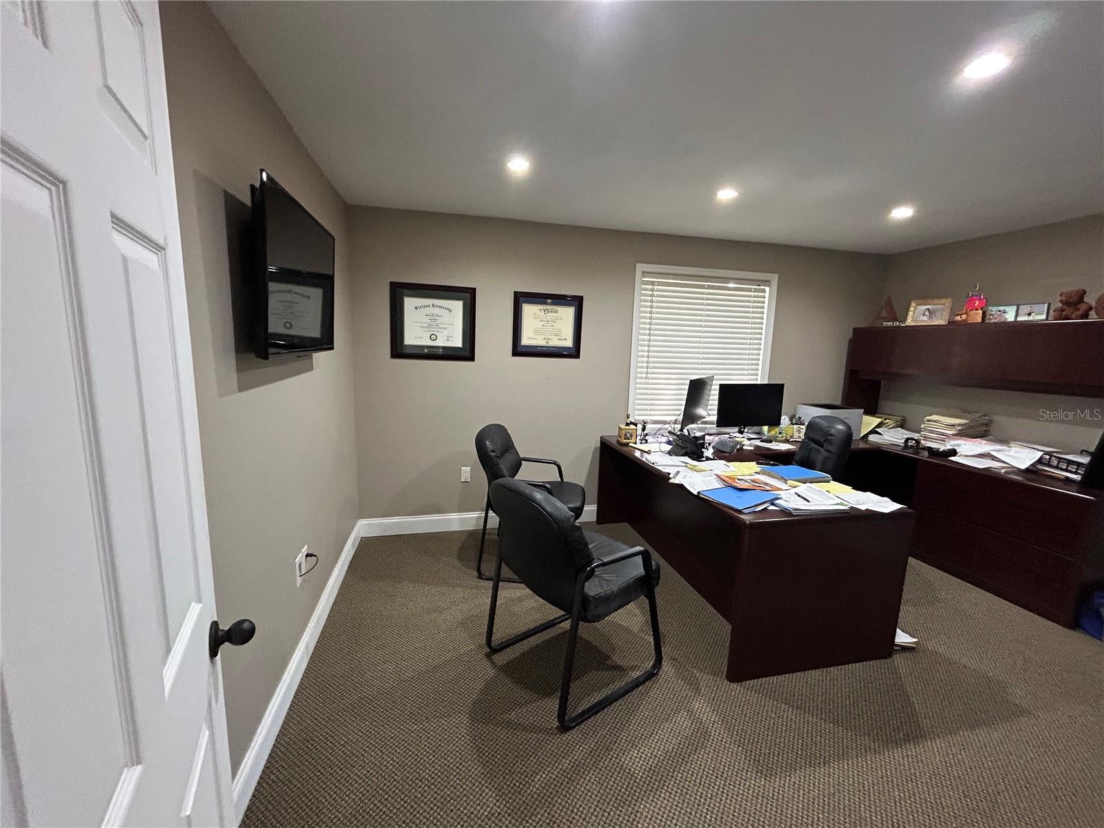 223 LITHIA PINECREST RD — photo 22