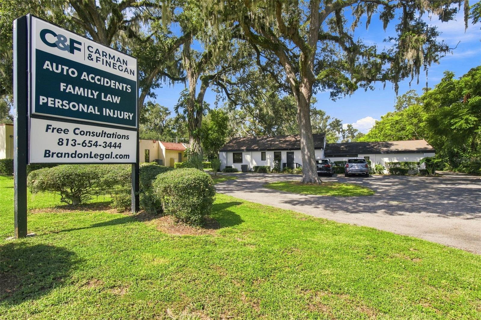 223 LITHIA PINECREST RD — photo 5