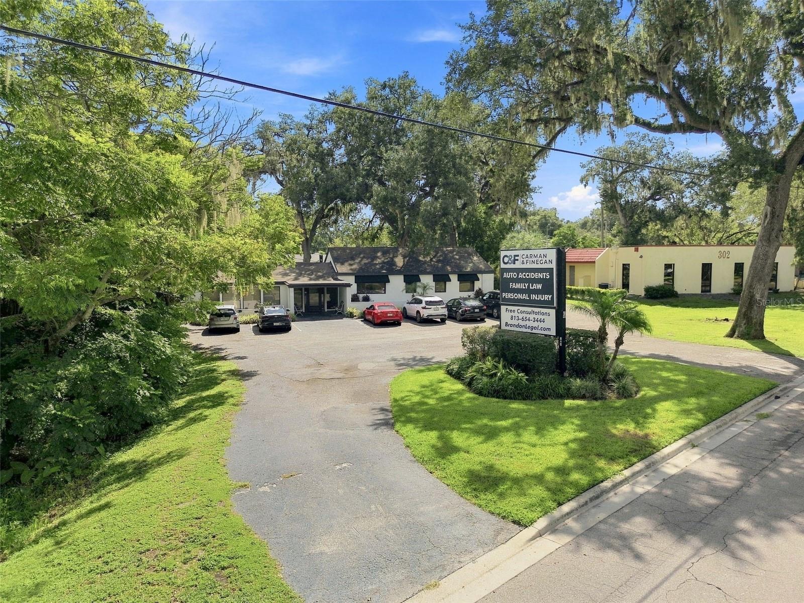 223 LITHIA PINECREST RD — photo 8