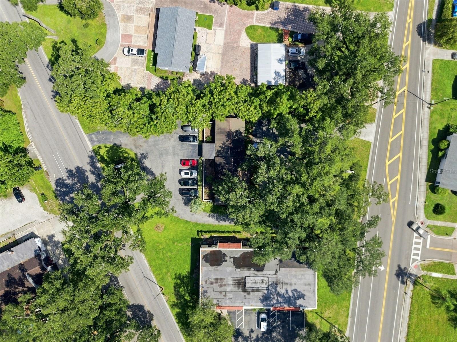 223 LITHIA PINECREST RD — photo 11
