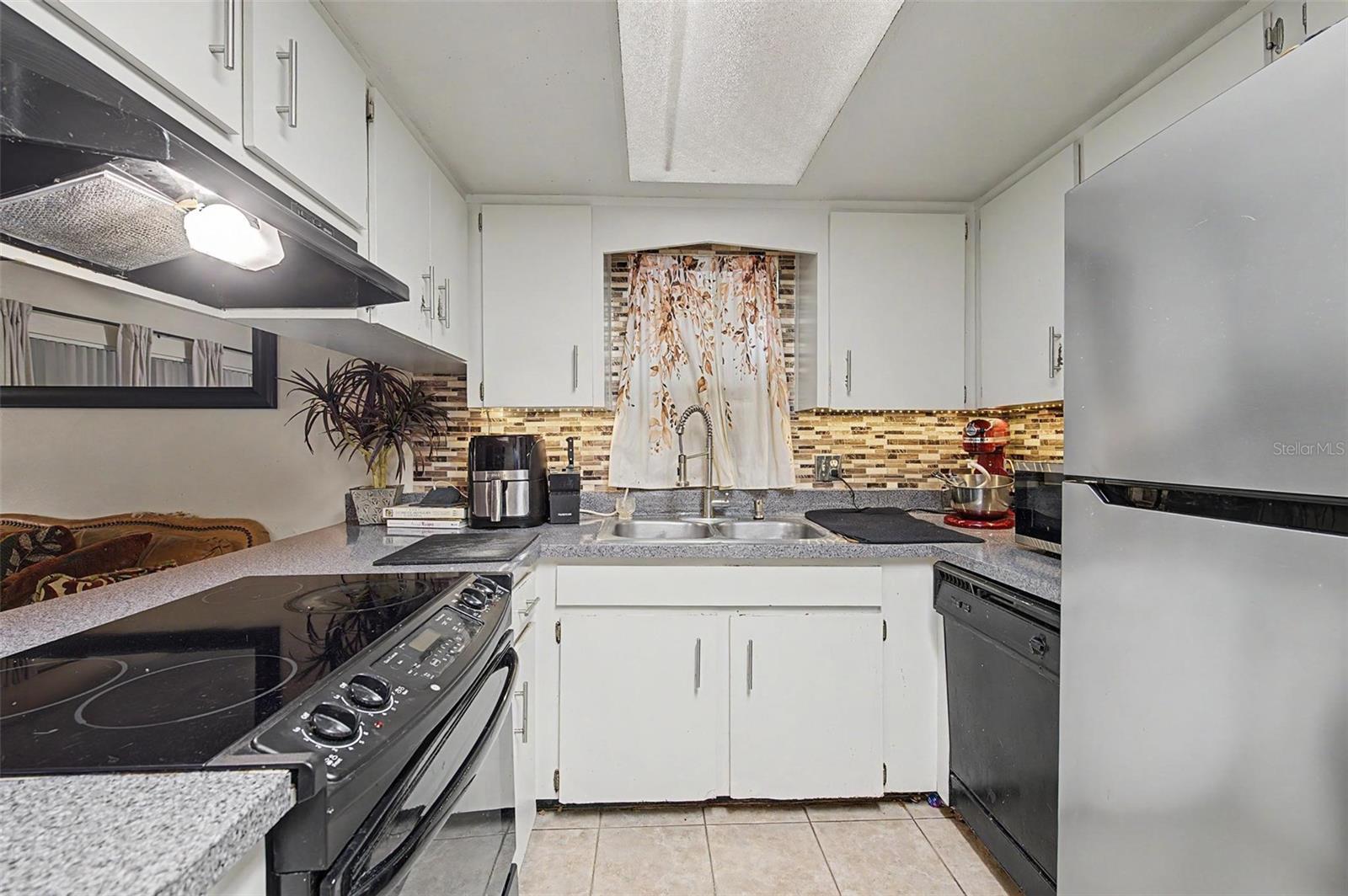 134 EUCLID AVE — photo 5