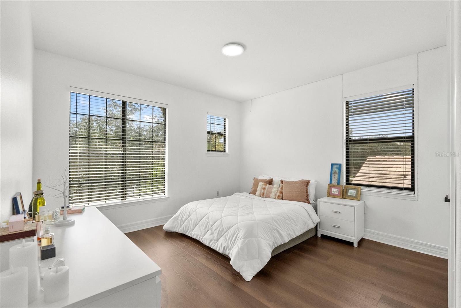 8264 DUNHAM STATION DR — photo 32