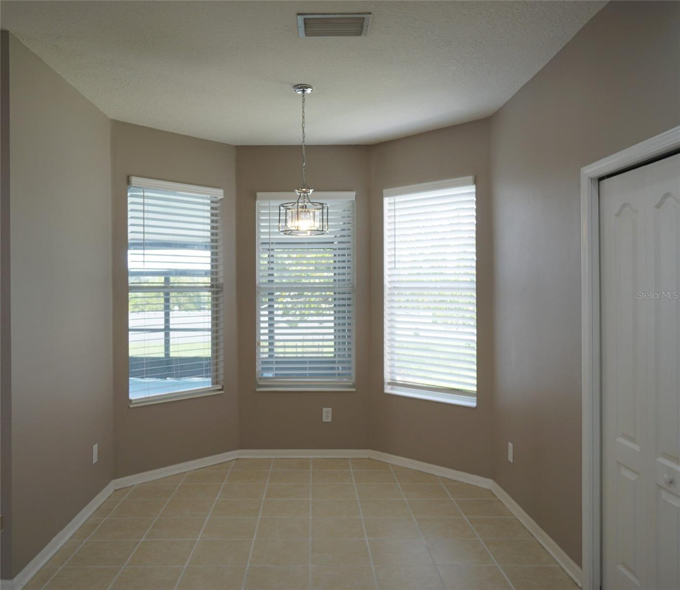 8718 SANDY PLAINS DR — photo 8