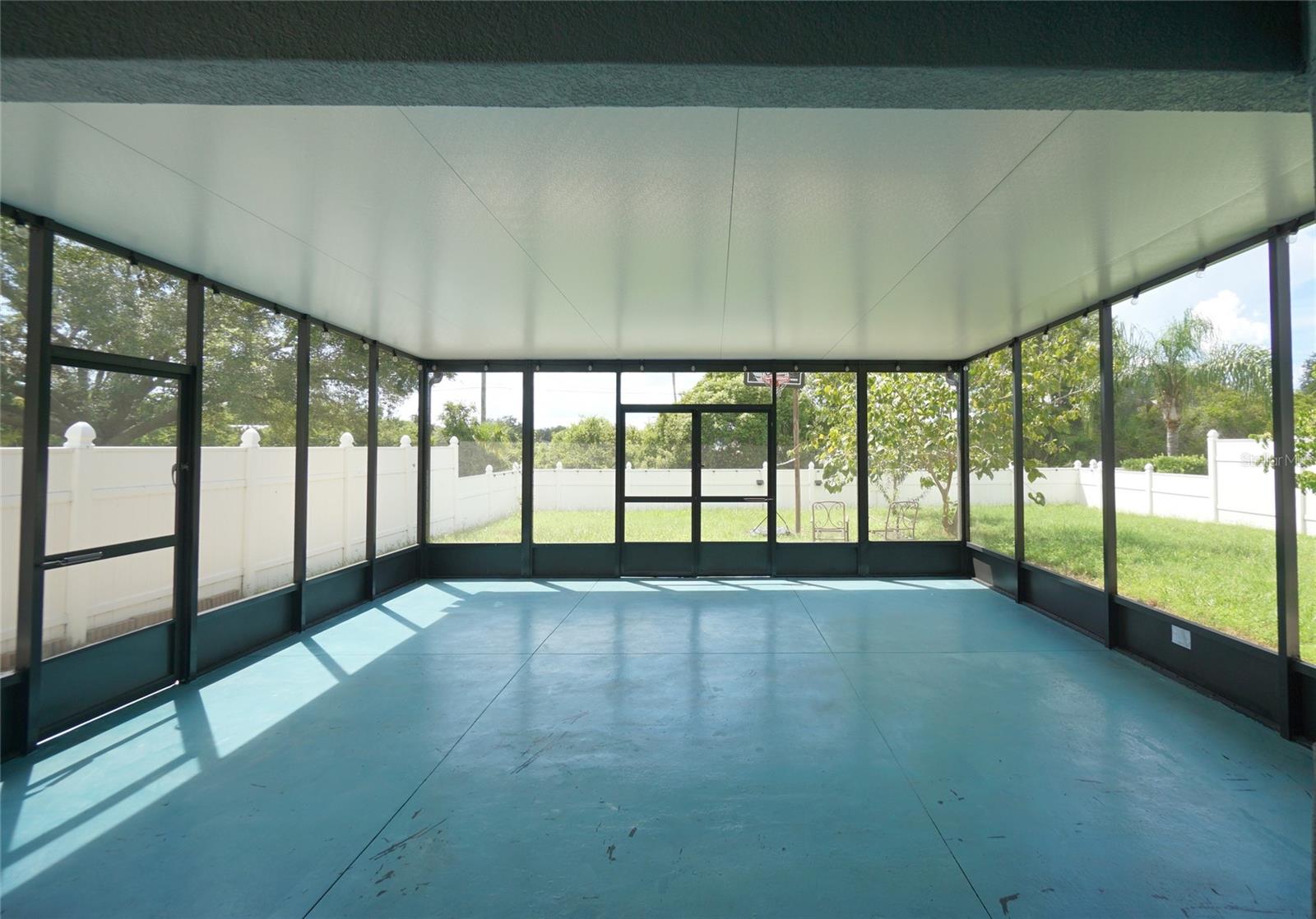 8718 SANDY PLAINS DR — photo 14