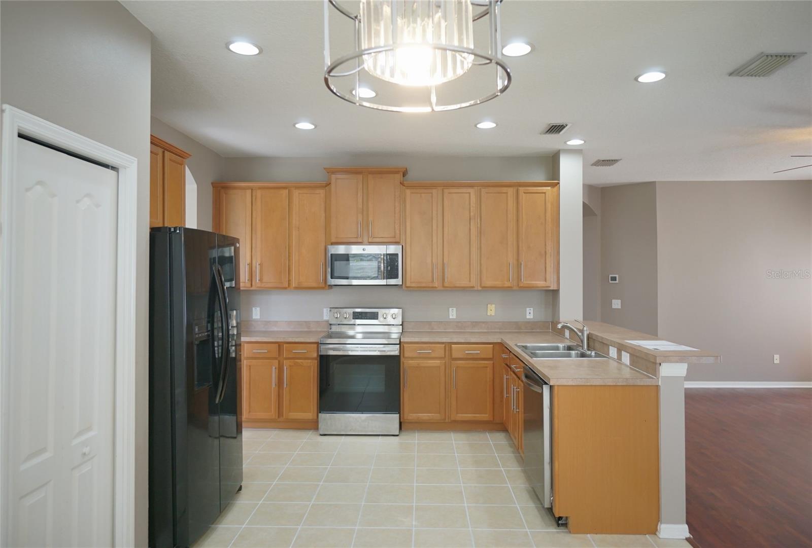 8718 SANDY PLAINS DR — photo 23