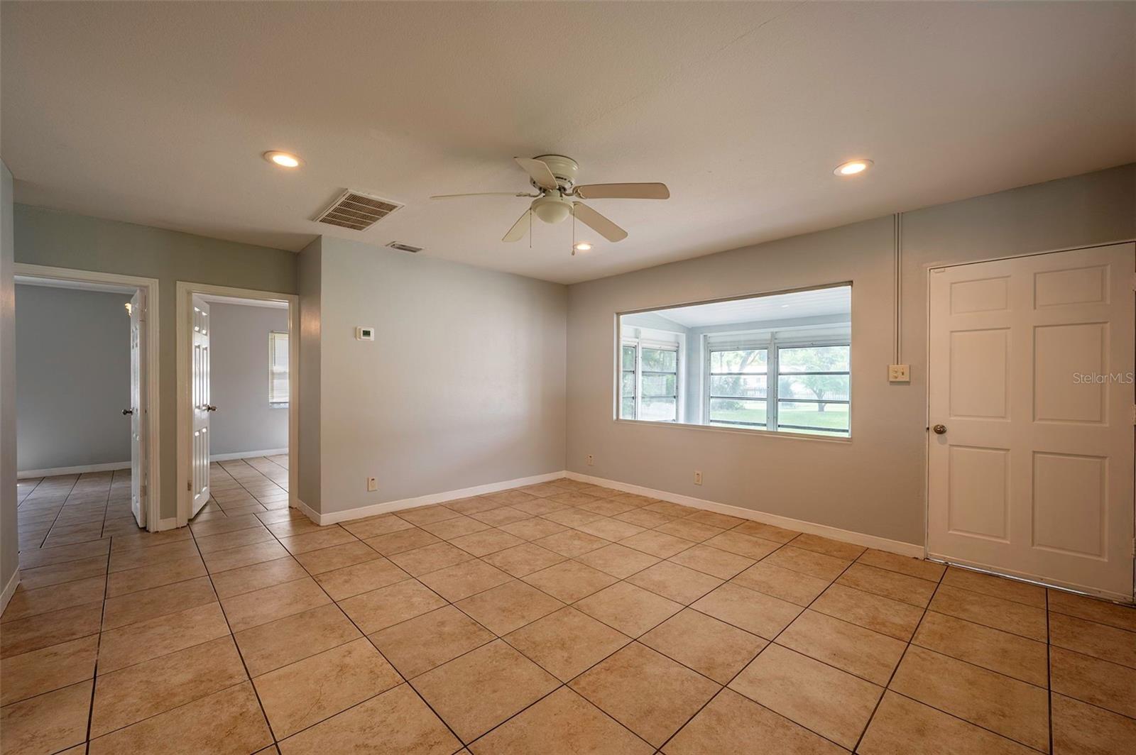 5136 STUDIO DR — photo 31