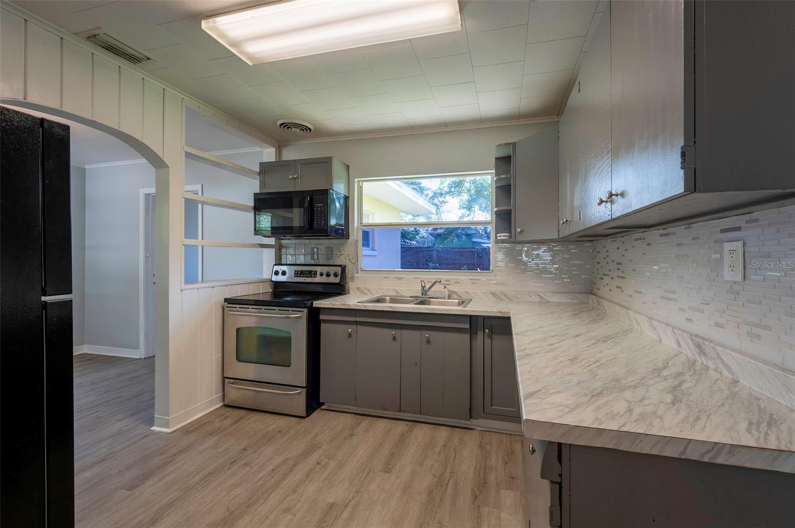 5136 STUDIO DR — photo 2