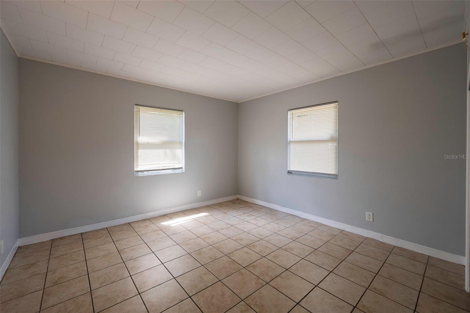 5136 STUDIO DR — photo 17