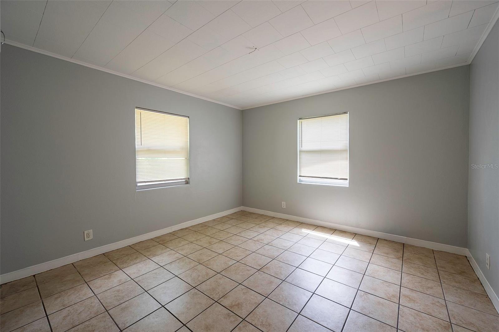 5136 STUDIO DR — photo 15