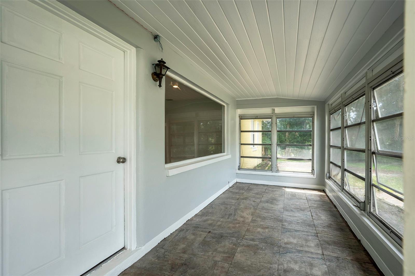 5136 STUDIO DR — photo 4