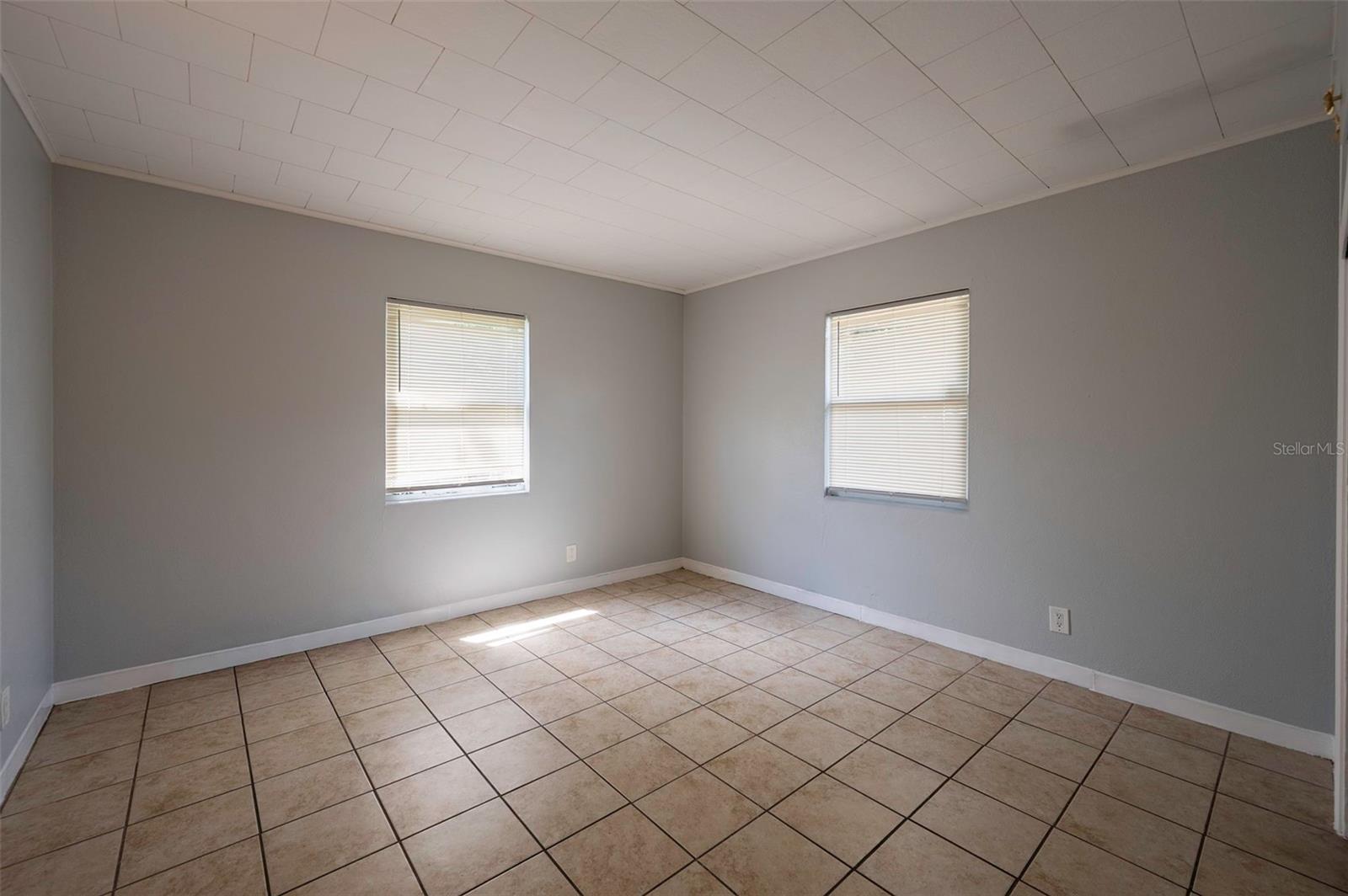 5136 STUDIO DR — photo 18