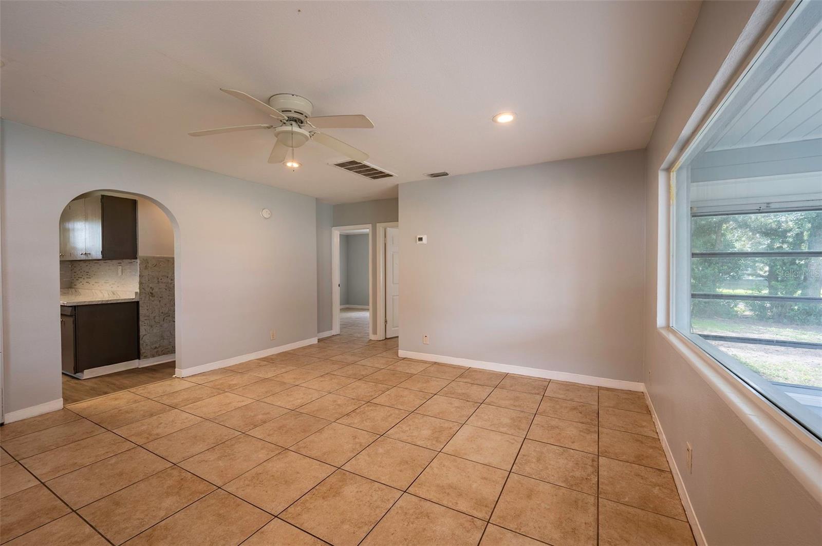 5136 STUDIO DR — photo 32