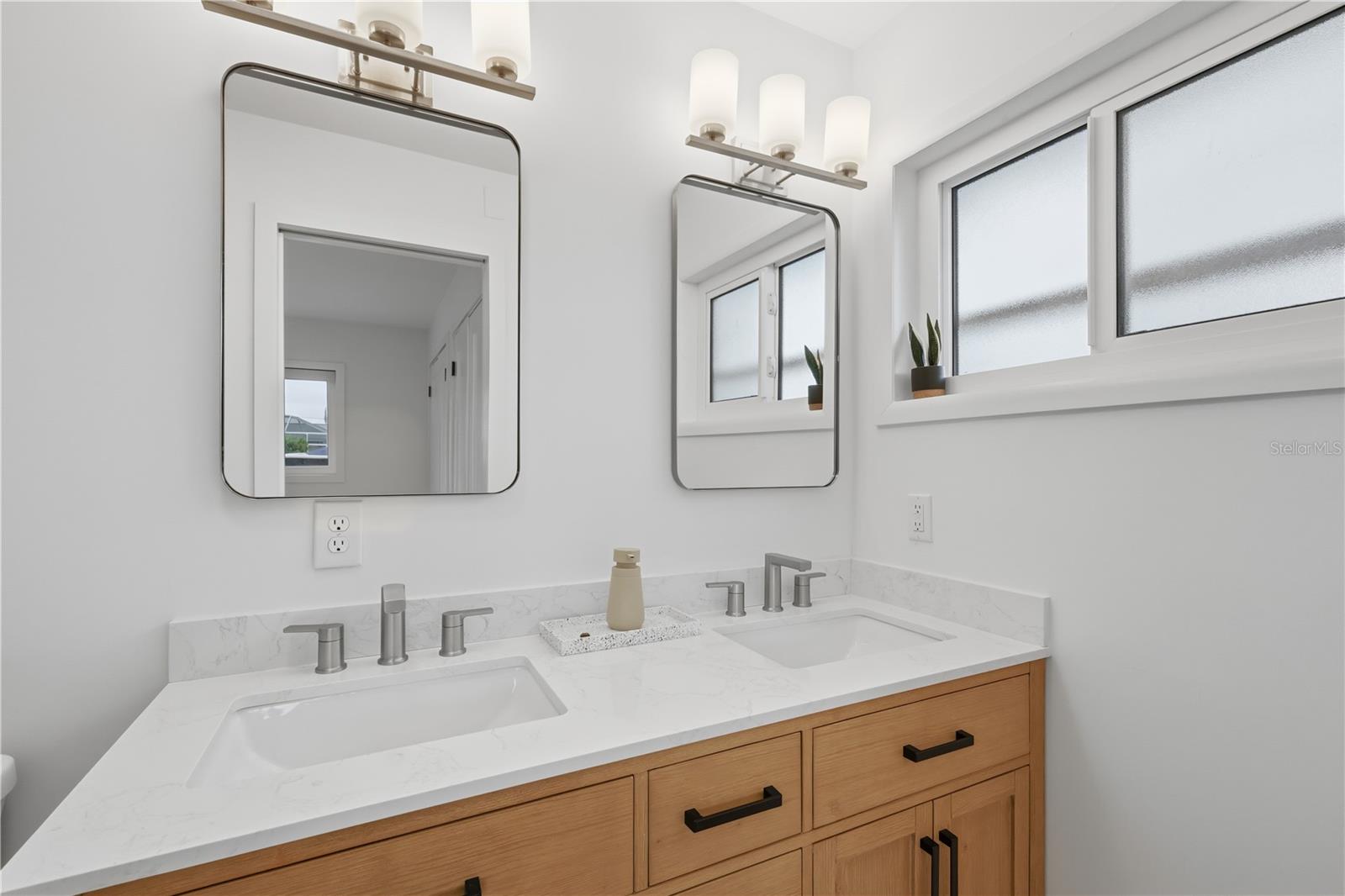 509 BUENA VISTA DR — photo 16