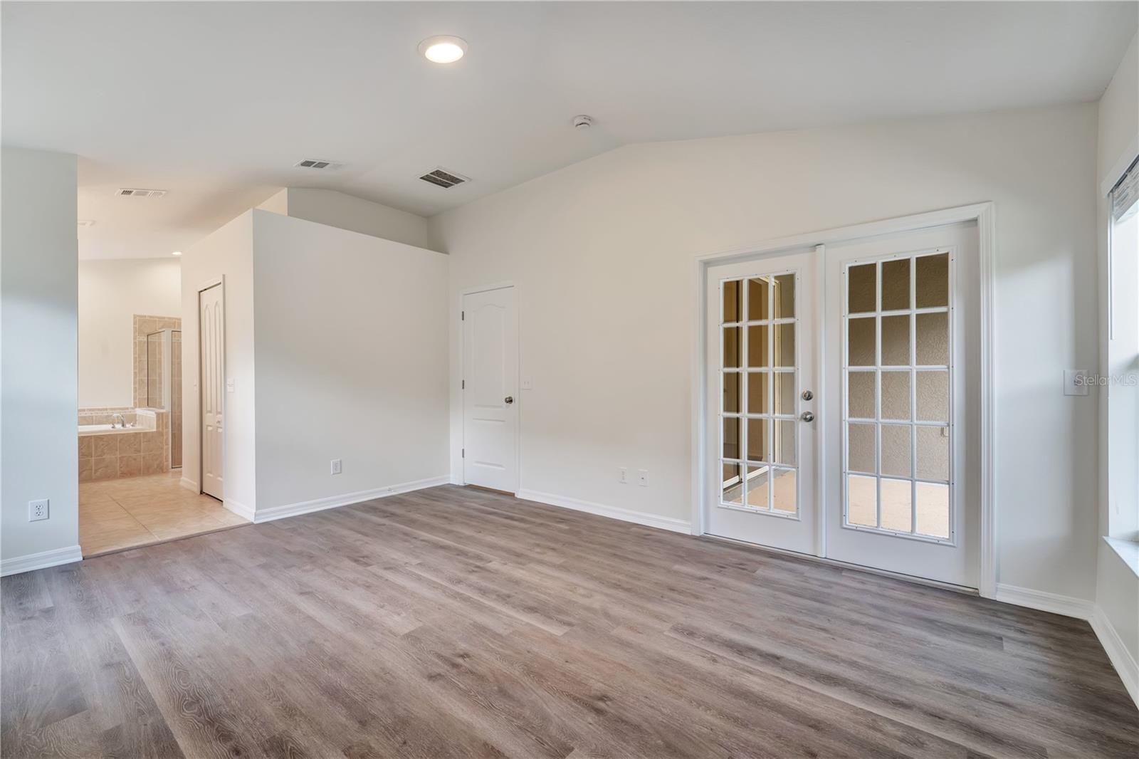 7752 BLUE SPRING DR — photo 18