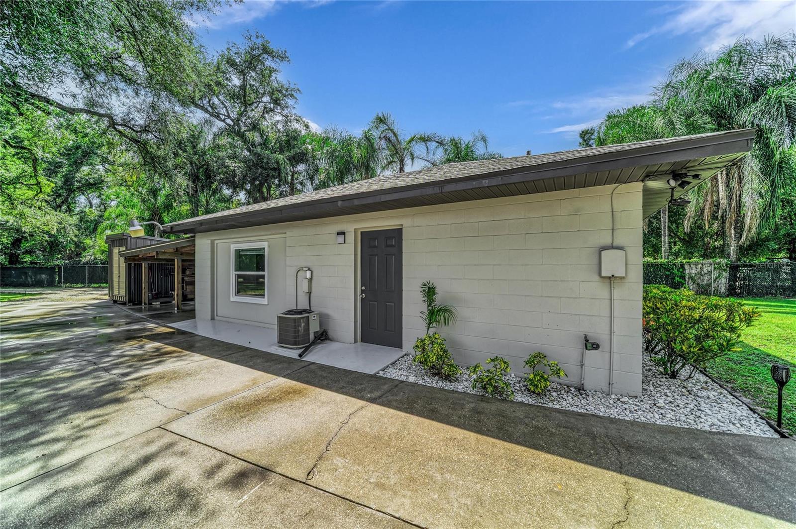 5005 10TH LN E — photo 79