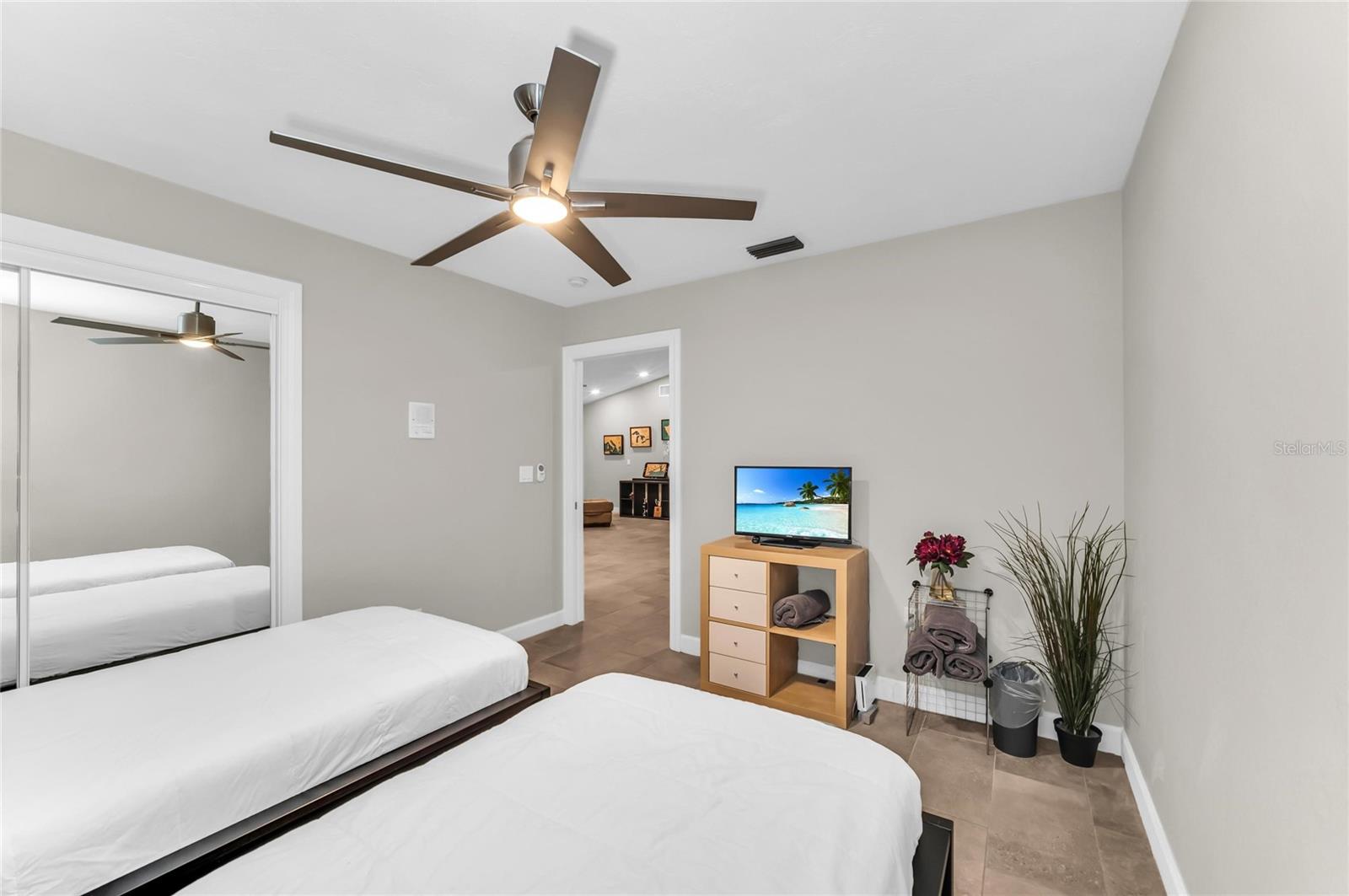 5005 10TH LN E — photo 34