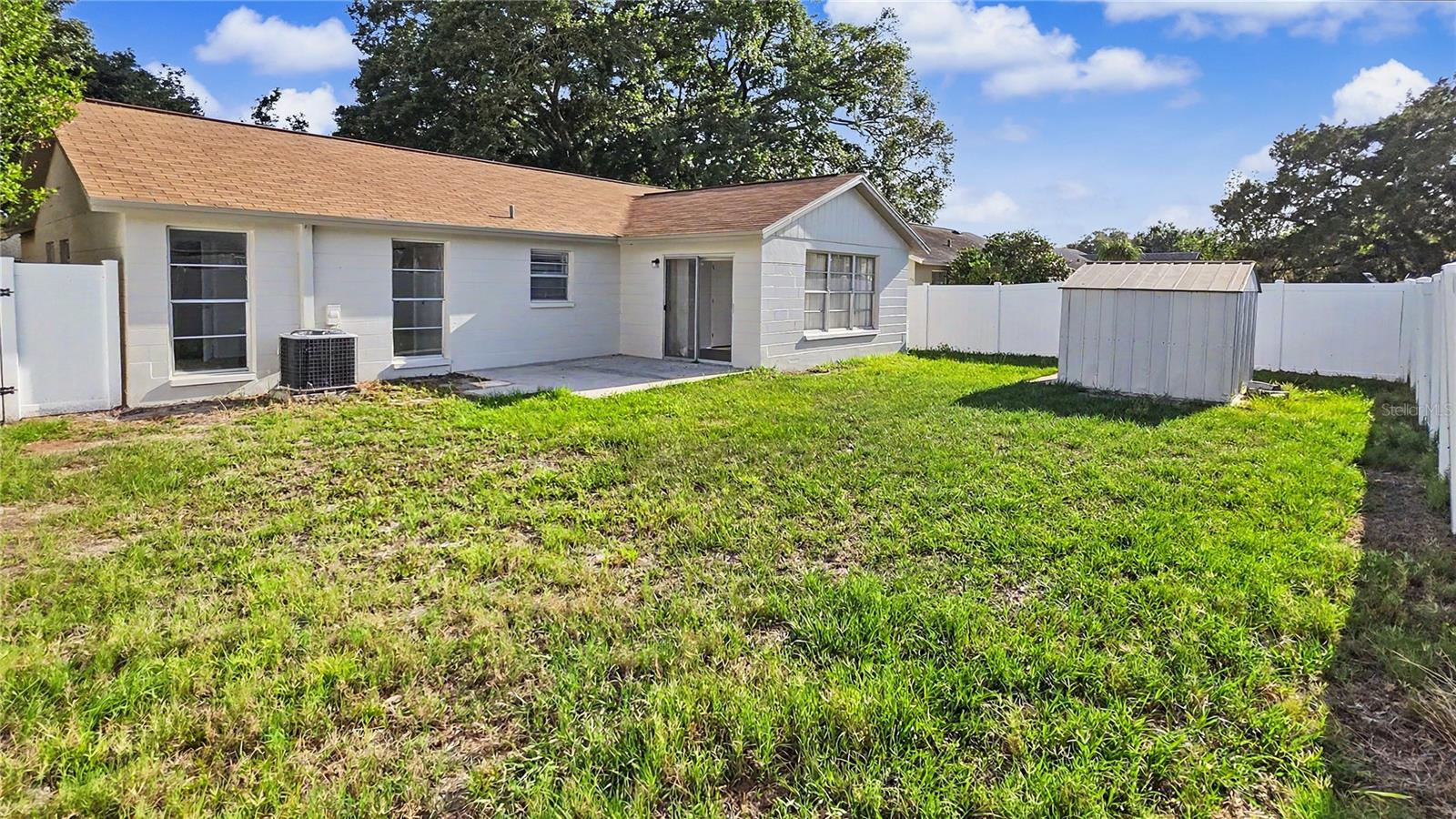 7419 IVORY TER — photo 28