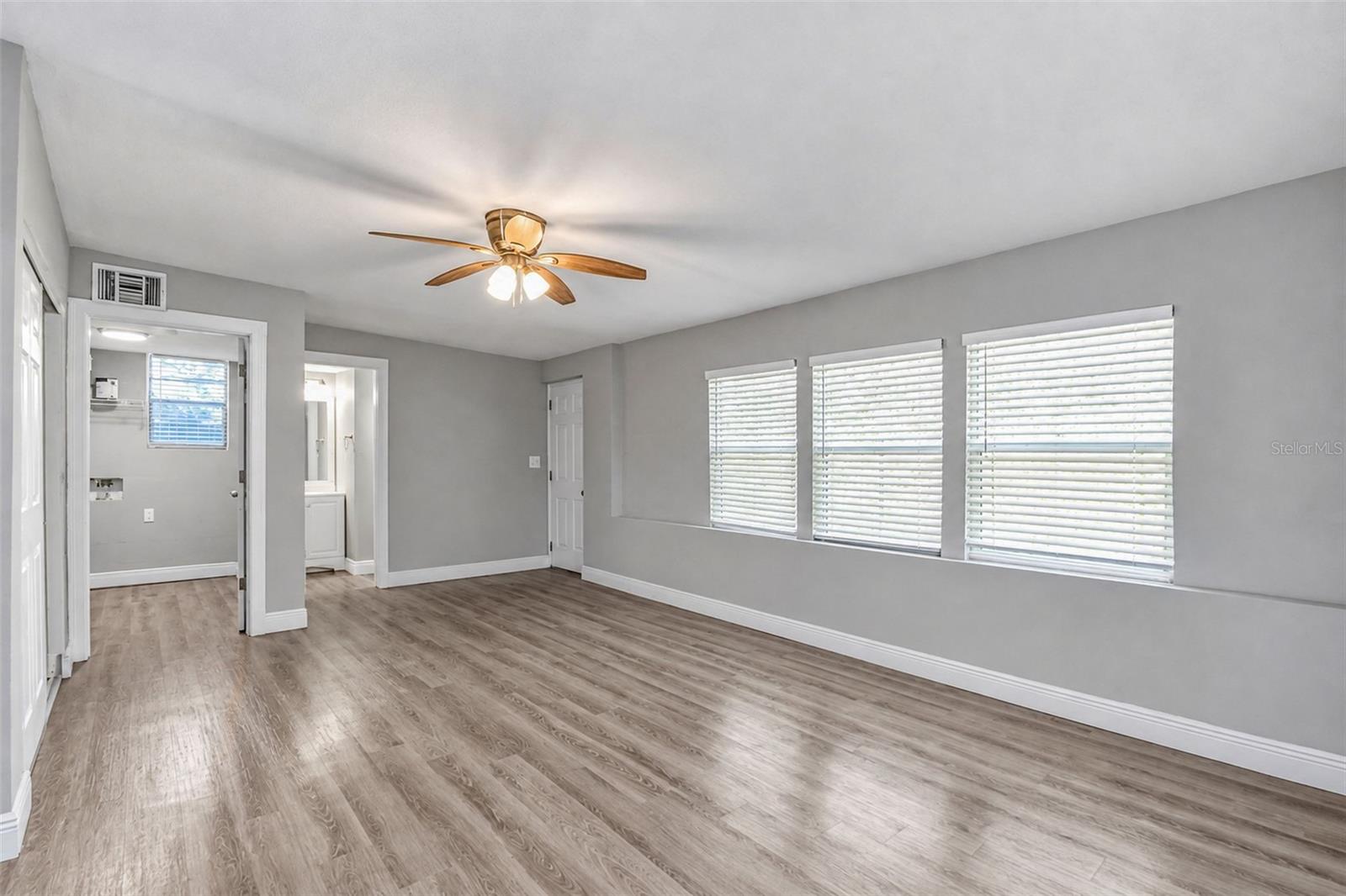 4359 NEPTUNE DR SE — photo 35