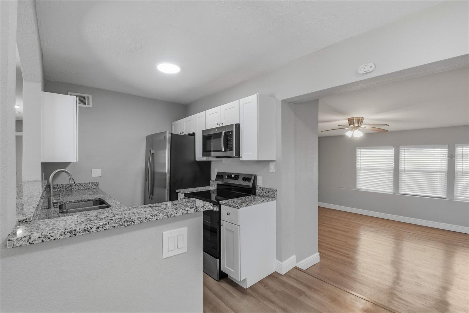 4359 NEPTUNE DR SE — photo 16