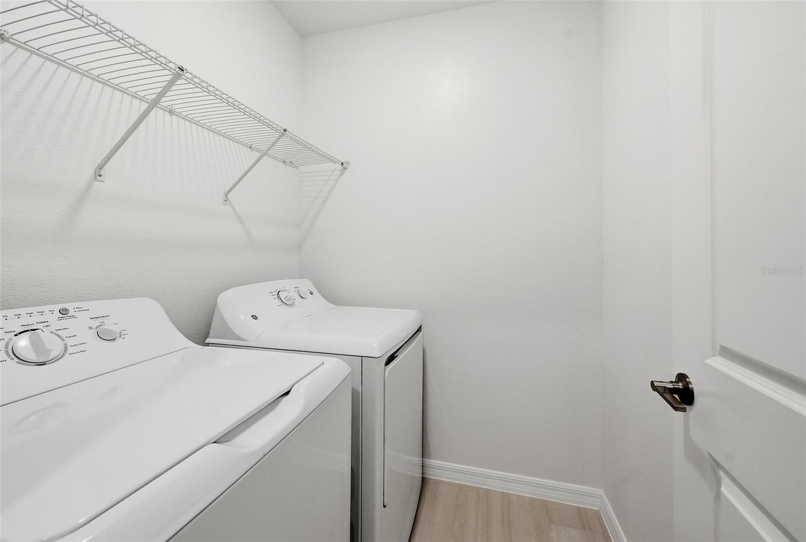 9820 FEASTER DR — photo 36