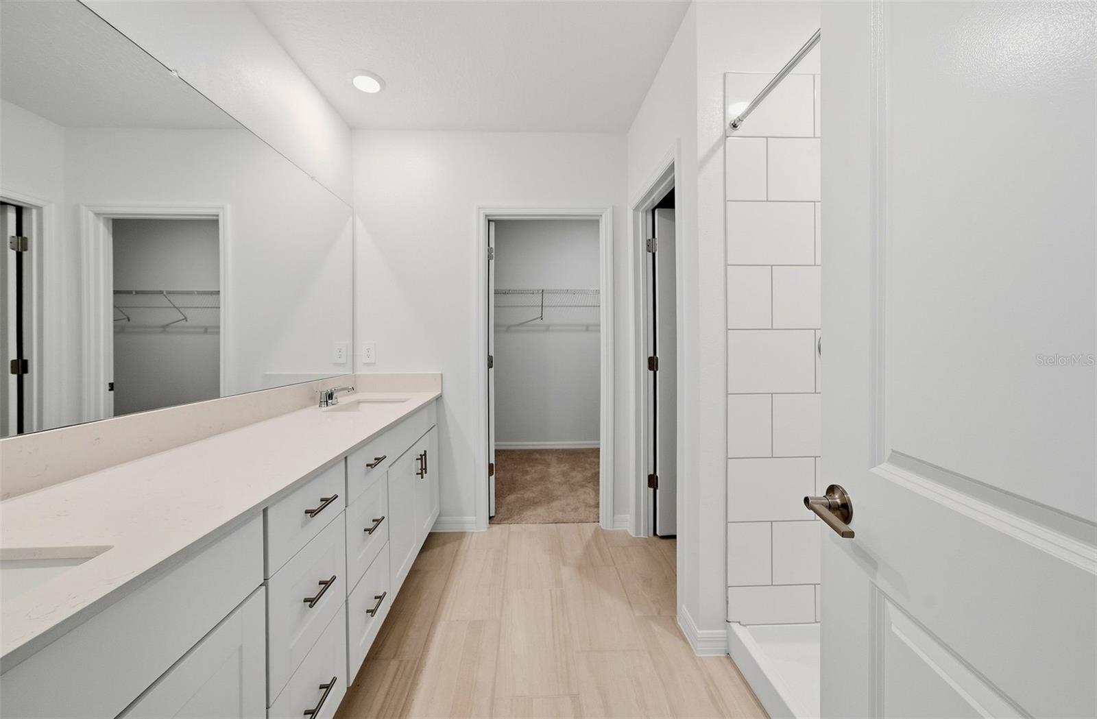 9820 FEASTER DR — photo 16