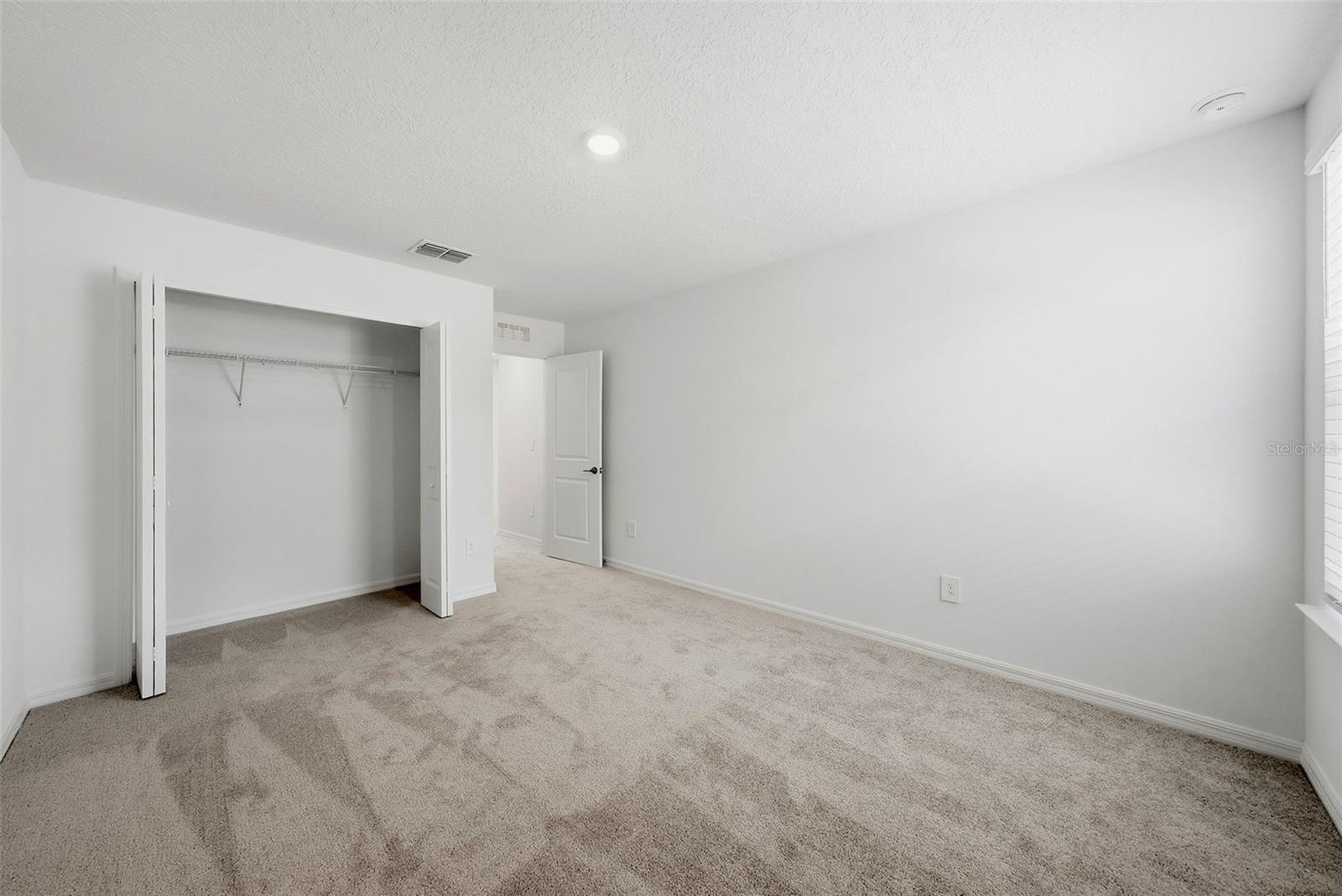 9820 FEASTER DR — photo 33