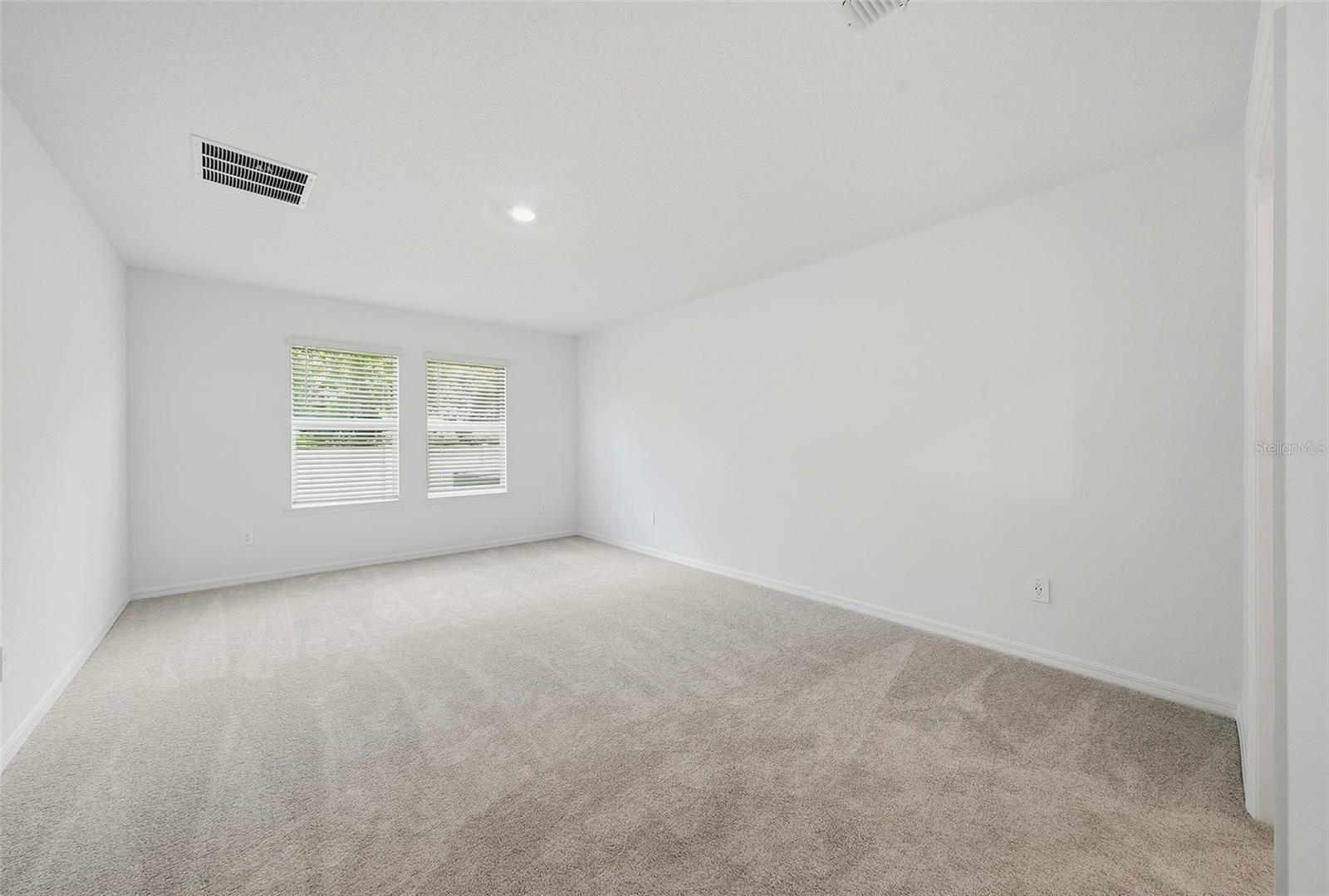 9820 FEASTER DR — photo 14