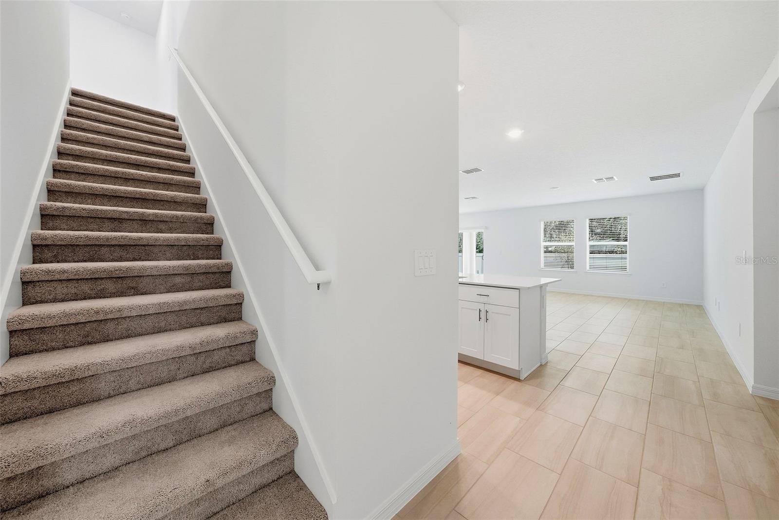 9820 FEASTER DR — photo 23