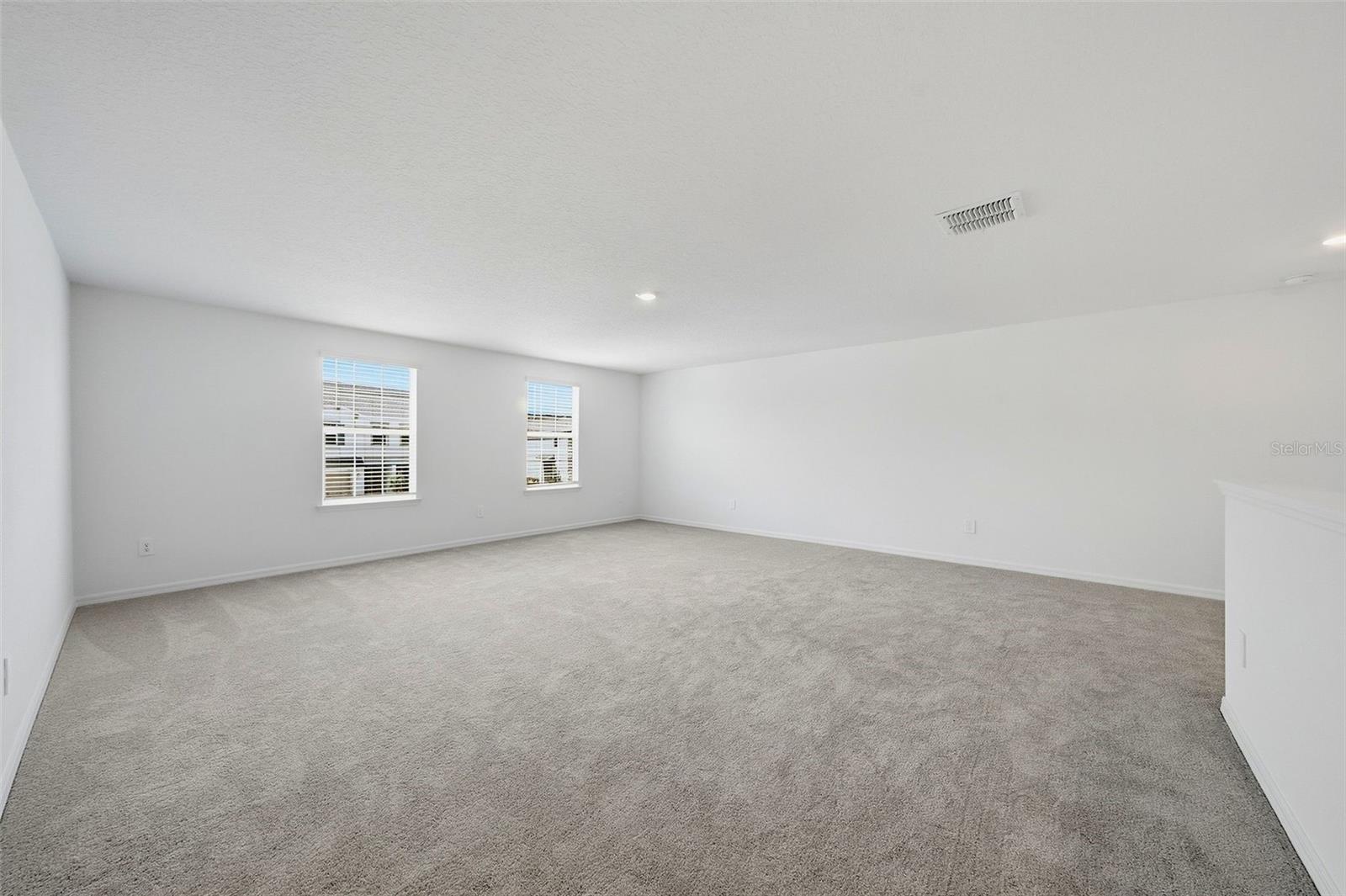 9820 FEASTER DR — photo 25