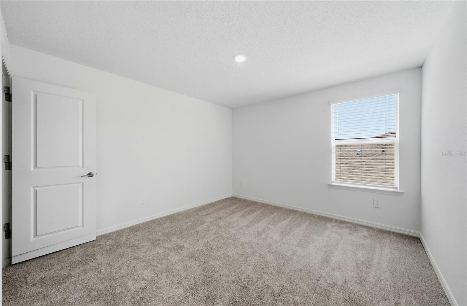 9820 FEASTER DR — photo 30