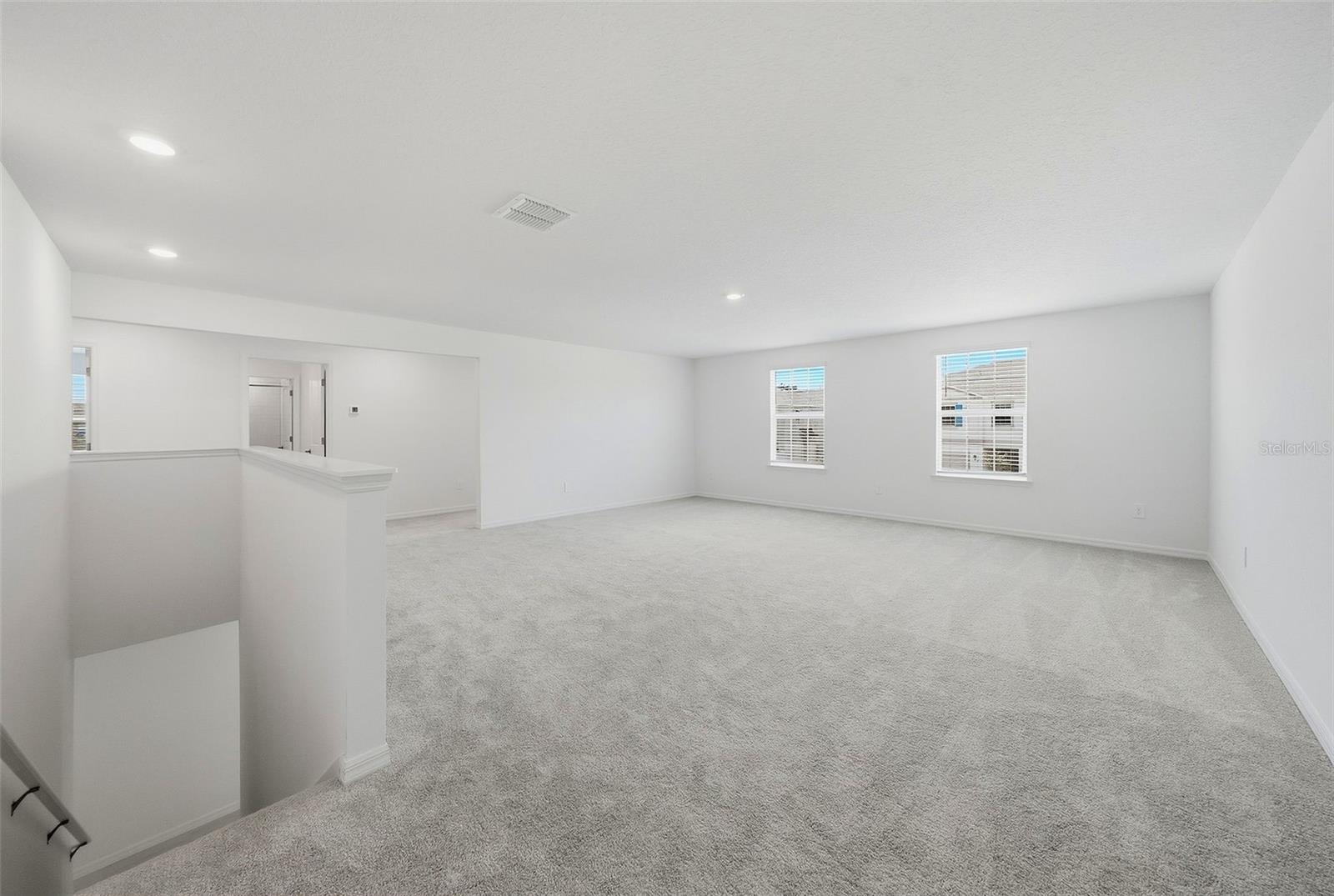 9820 FEASTER DR — photo 24