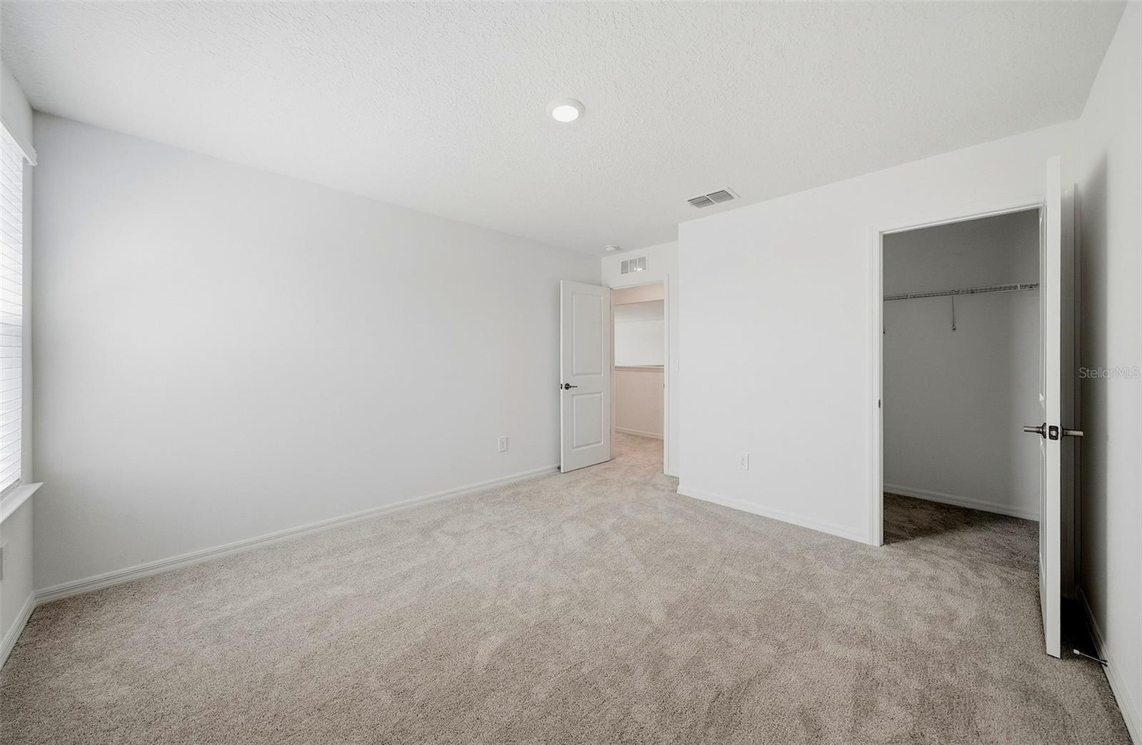 9820 FEASTER DR — photo 31