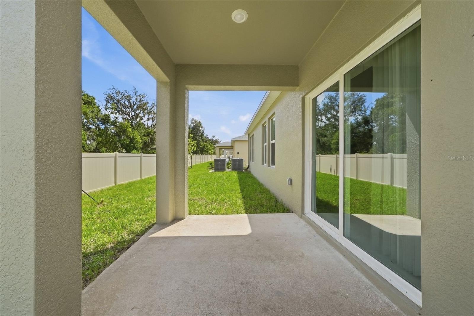 9820 FEASTER DR — photo 37