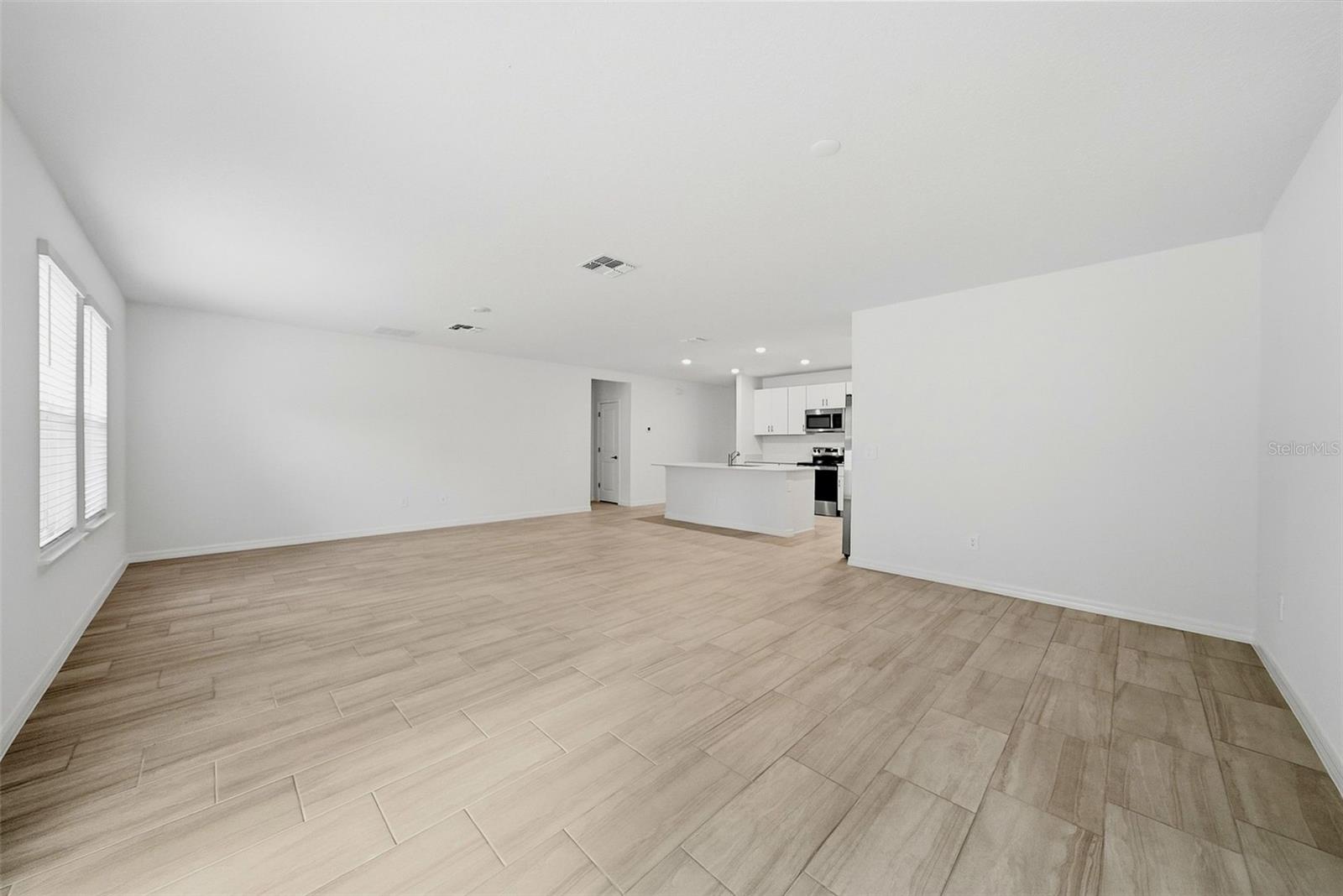 9820 FEASTER DR — photo 5
