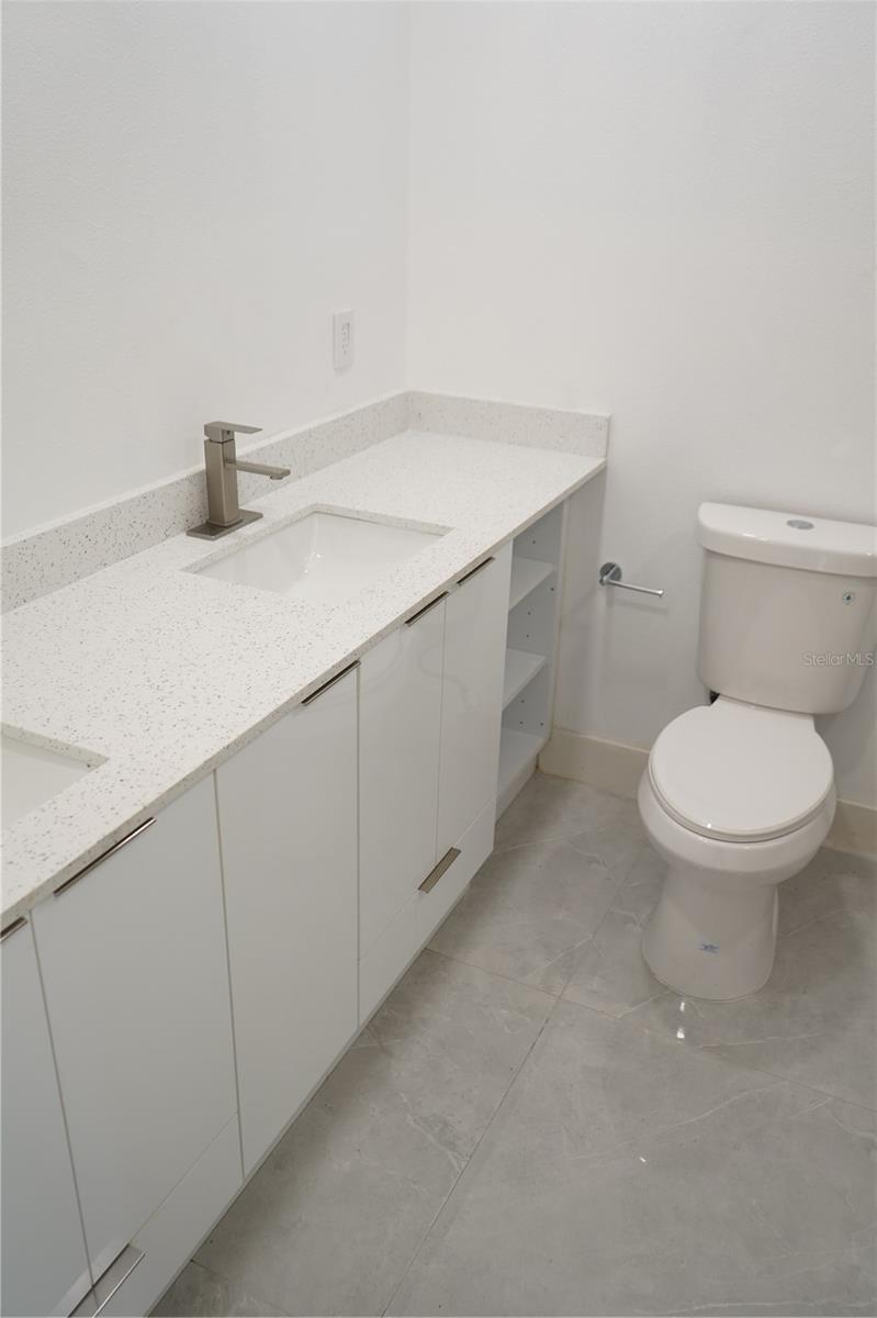 311 COUNTRY CLUB DR — photo 33