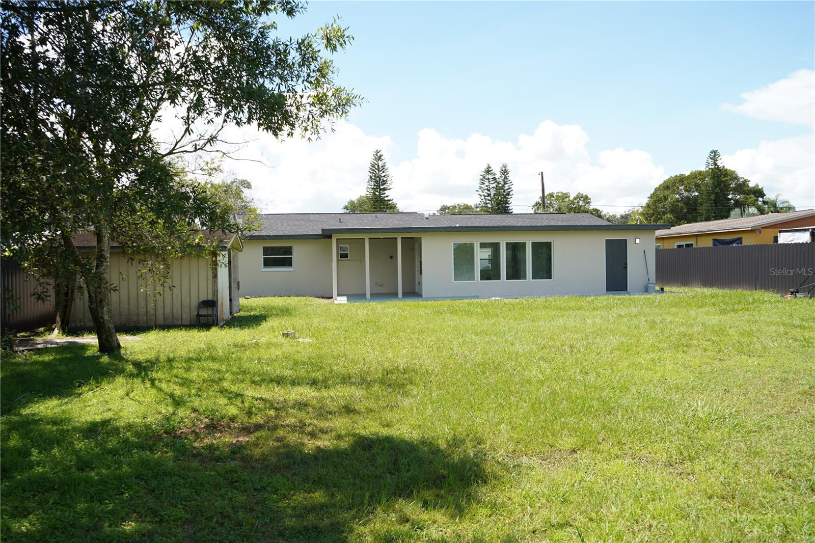 311 COUNTRY CLUB DR — photo 14