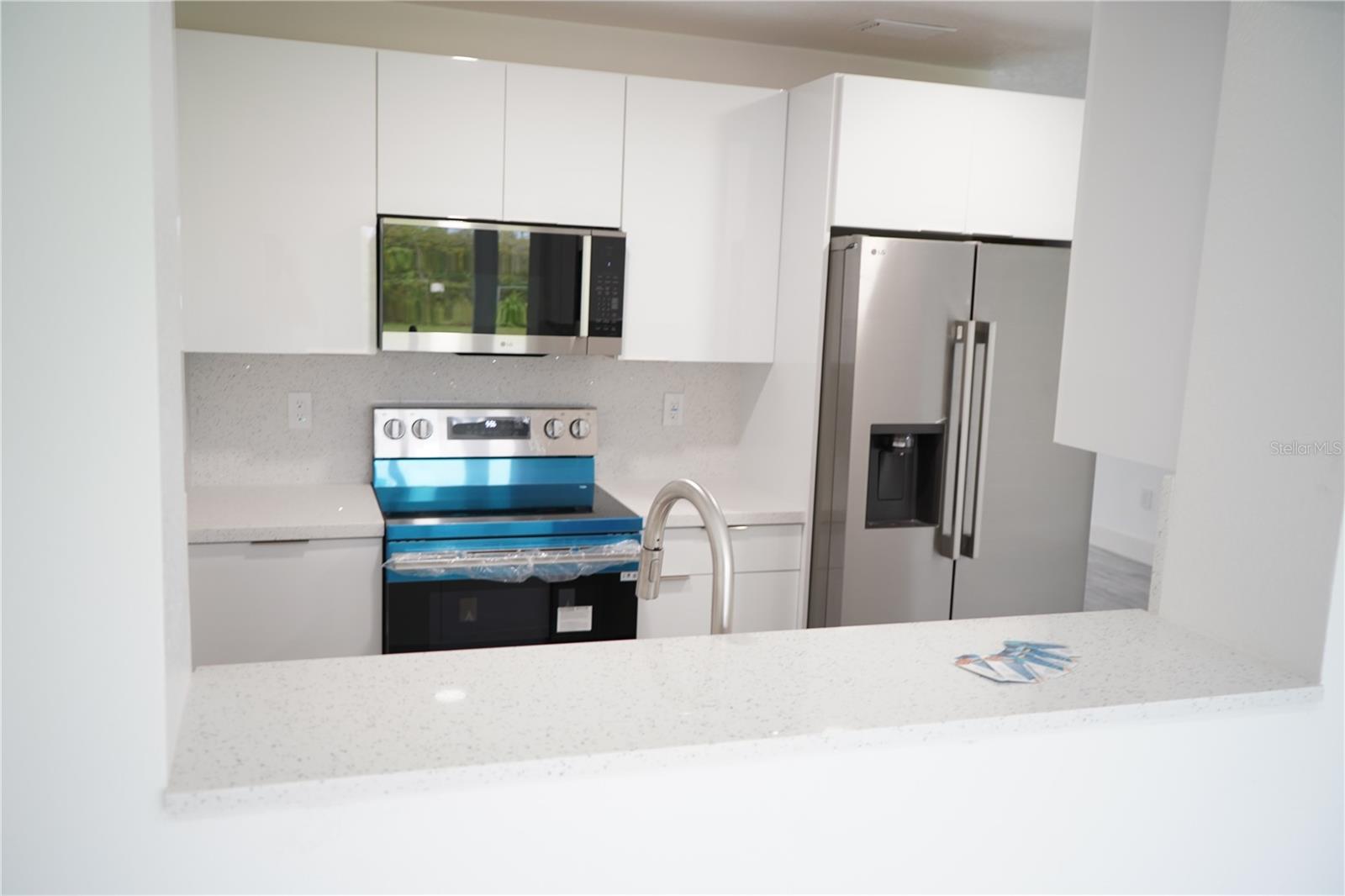 311 COUNTRY CLUB DR — photo 44