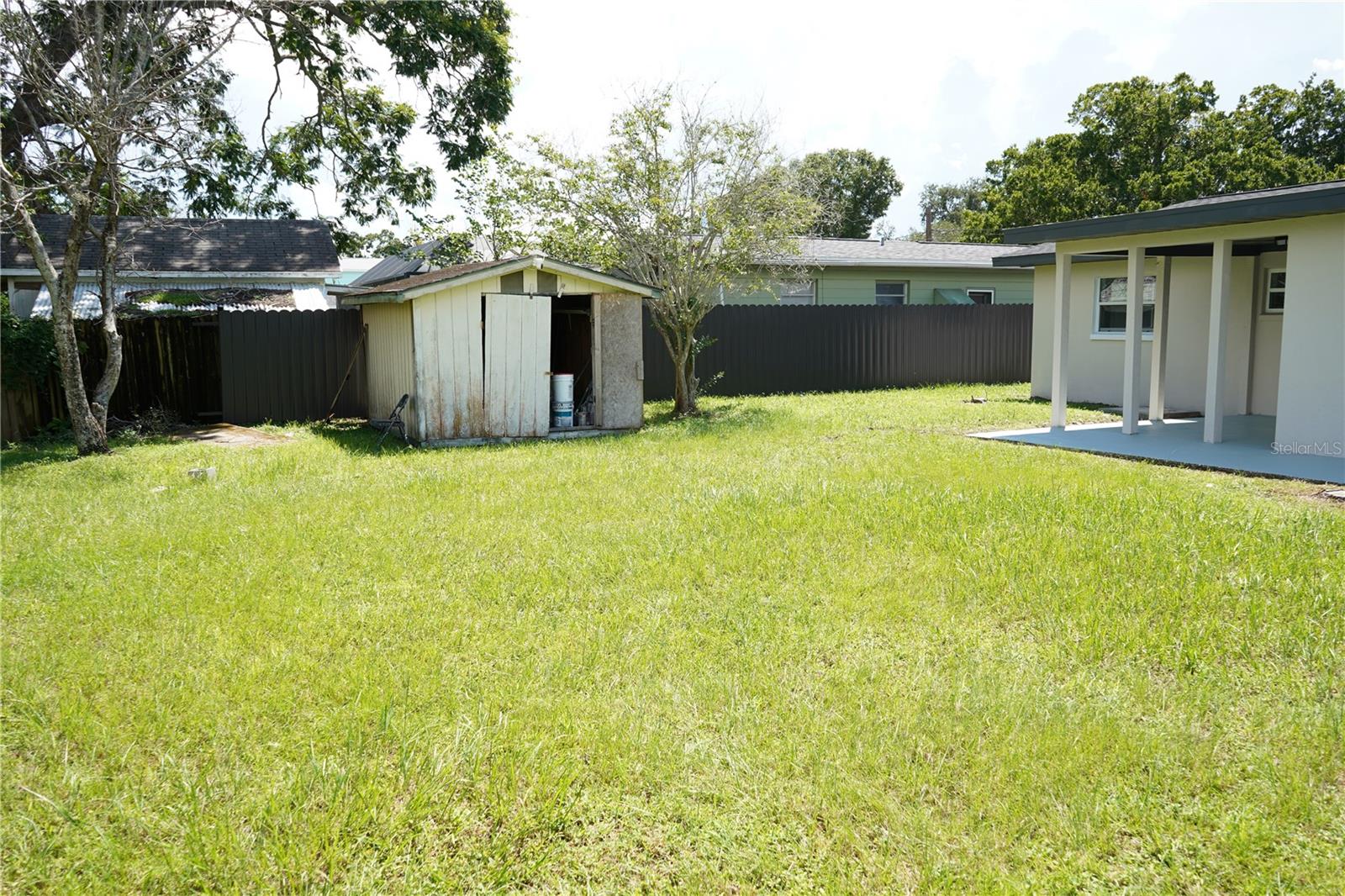 311 COUNTRY CLUB DR — photo 17