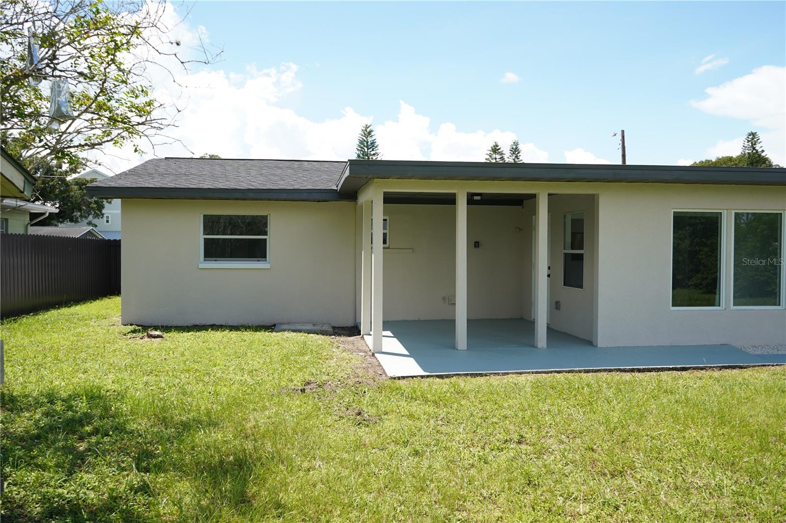 311 COUNTRY CLUB DR — photo 6