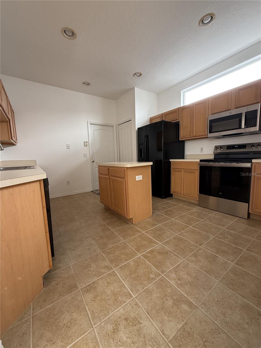 9003 SPRING GARDEN WAY — photo 13