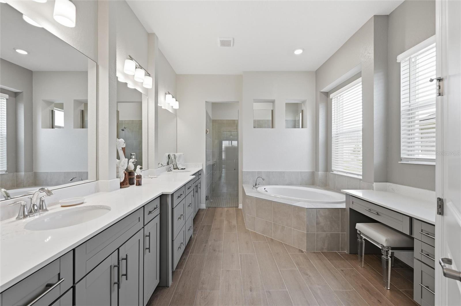 17235 ALBATROSS RD — photo 38