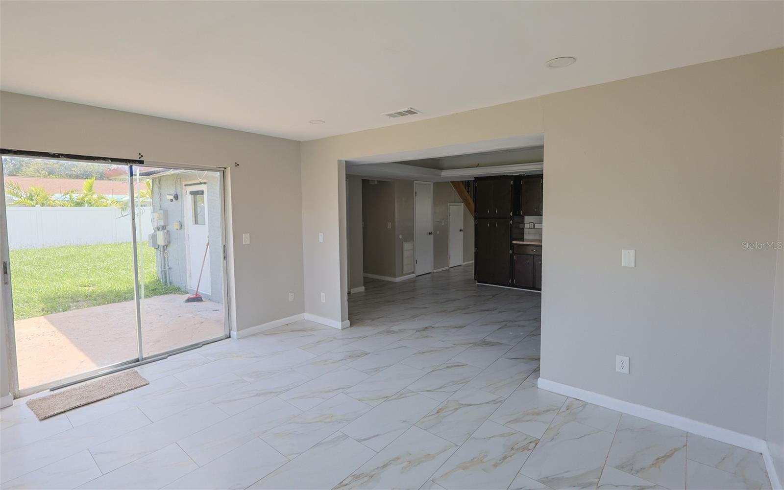 1423 MAPLE ST SW — photo 11